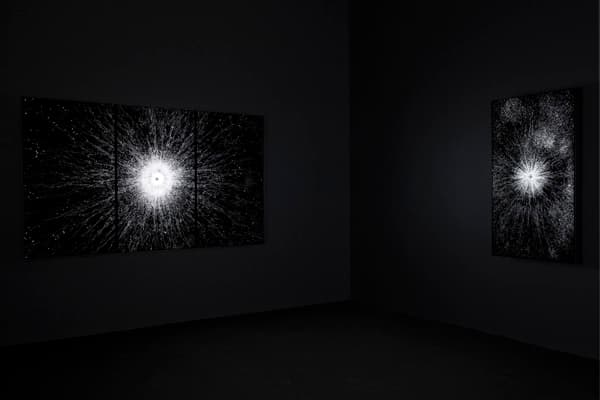 Installation view of Leo Villareal. 537 West 24th Street, New York. May 4 - August 11, 2017. © Leo Villareal. Photography by Mark Waldhauser, courtesy Pace Gallery.